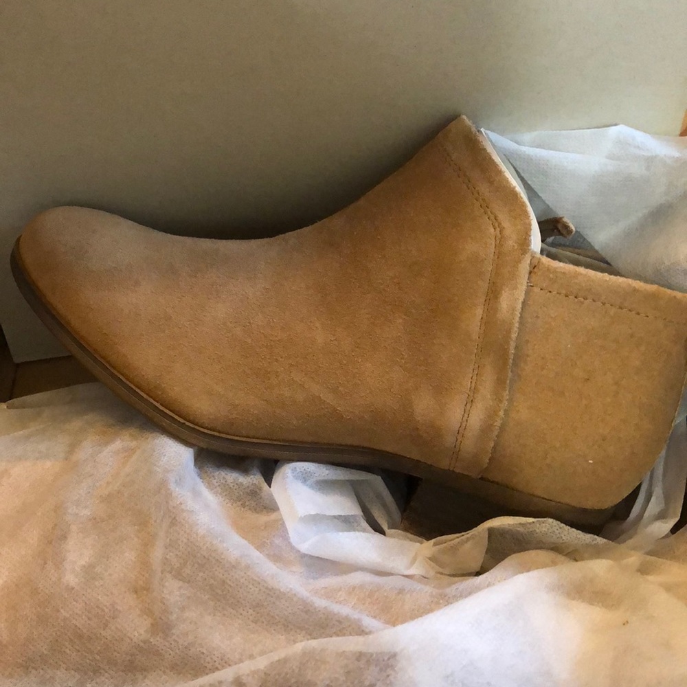 Perfect spring bootie! Toms Deia